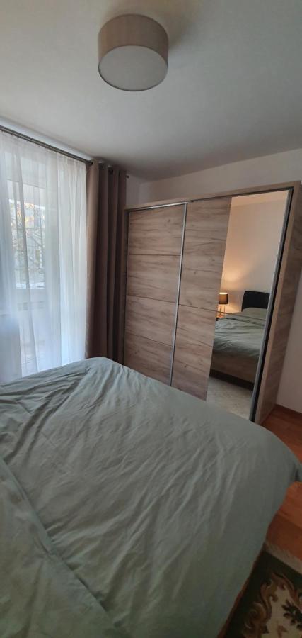 Apartament Chaplins 3 Camere Piatra Neamţ Eksteriør billede