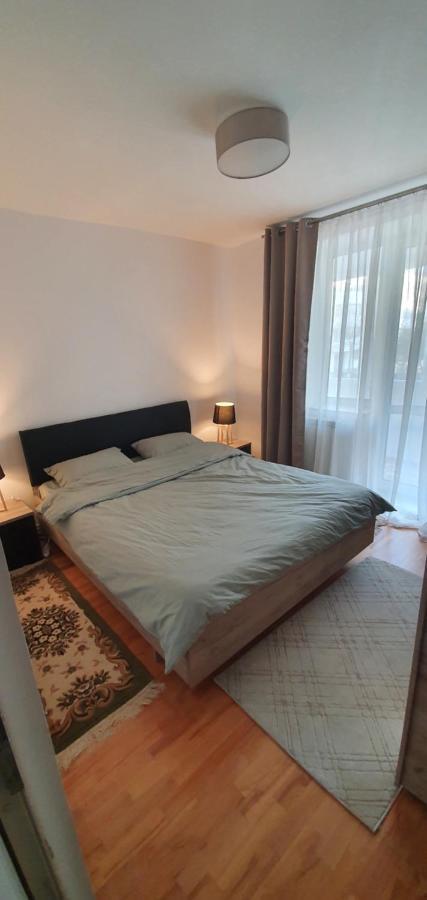 Apartament Chaplins 3 Camere Piatra Neamţ Eksteriør billede