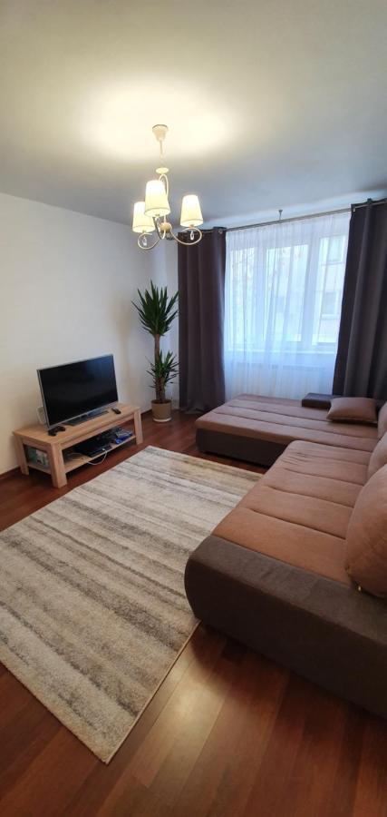 Apartament Chaplins 3 Camere Piatra Neamţ Eksteriør billede